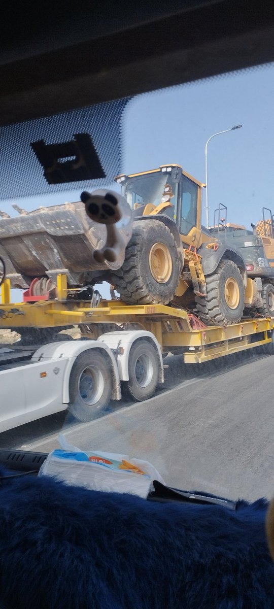 HurainiSami's tweet image. Right Now Israeli Occupation demolitions machines accompanied with big Israeli forces are raiding my Village of Tuwani in Masafer Yatta , how many families will be displaced today ? #savemasaferyattta