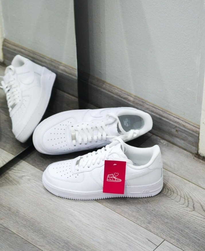 Nike AF1
-Available from size 3-9 
-R1,500
-Free delivery nationwide. 🚚 
-Orders and inquiries:wa.me/c/27814592749