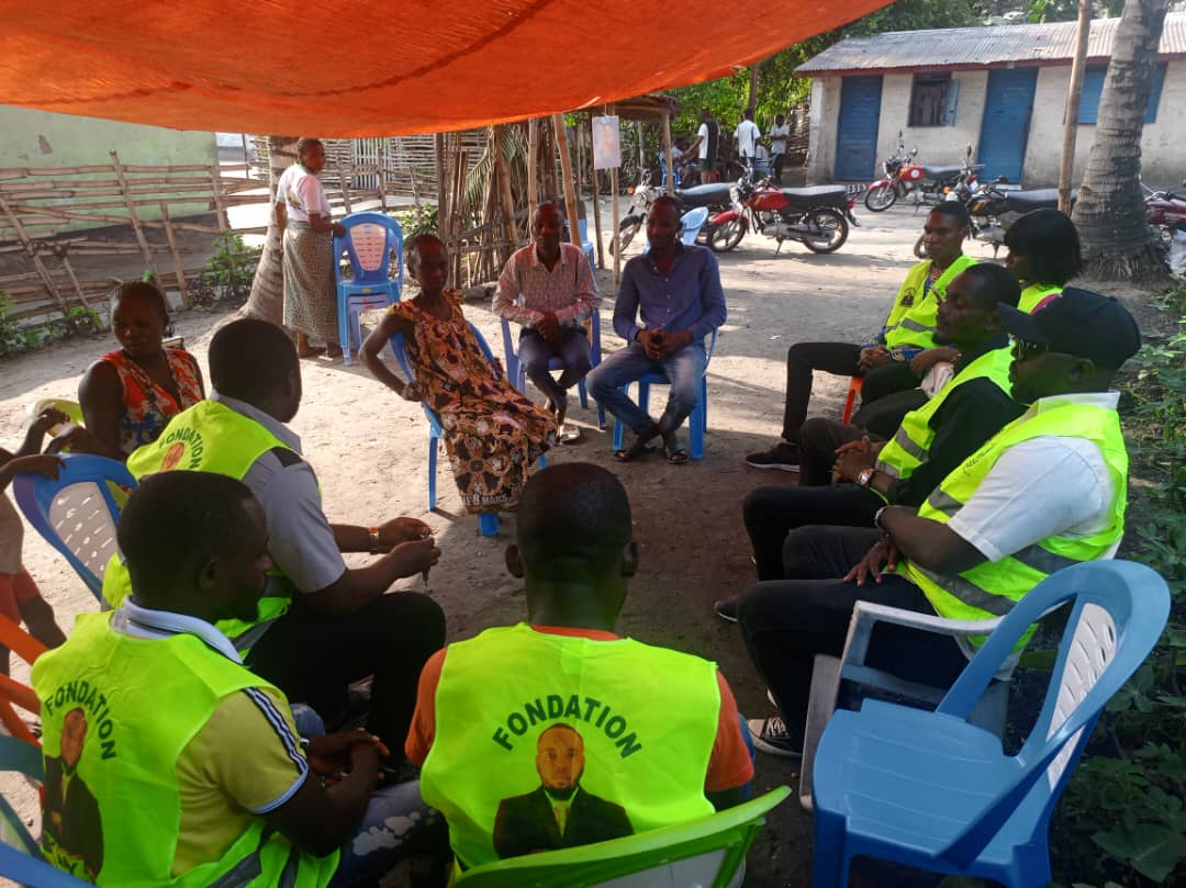 #KISANGANI : la Fondation <a href="/Guyramilonia1/">Guy rami lonia</a> a soutenu financièrement les familles des victimes de  la foudre du vendredi 18 avril 2025. Les corps des défunts sont encore aux morgues et les blessés continuent de recevoir les soins dans des centres médicaux.