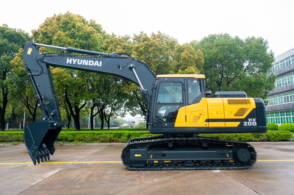 NicoleC24419658's tweet image. Hyundai &amp;amp; Cat Excavators are Available