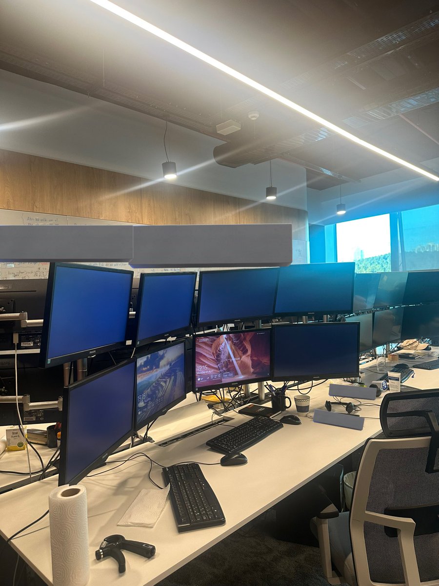 Nasıl bir piyasada olunduğunu ve bundan sonra sektörün nereye gideceğini anlamak için öncelikle piyasa aktörlerini tanımak gerekiyor.

Dün akşam da bir arkadaşımın çalıştığı şirketi ziyaret ettim. Ne yapıyorlar ?
✅Quant modellemelerle HFT stratejileri geliştiriyorlar