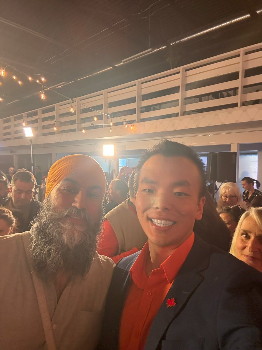 CityOfRMartin's tweet photo. Thank you, Port Moody! Proud to stand with @theJagmeetSingh and fellow @NDP candidates for a fairer, more affordable Canada.

Grateful to our volunteers. With days left, we’re listening, organizing, and showing we’re in it for people. 

#Cndpoli #ndp #federalelection https://t.co/XNt8CtZ9e6