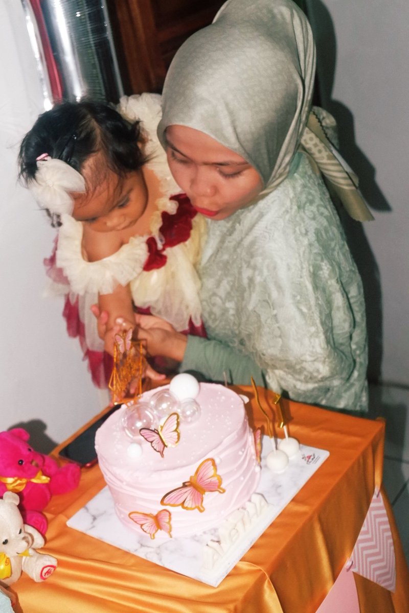 indrapeputra's tweet photo. Aletha’s Turning 1! ❤️ https://t.co/gVZRhVpJzh