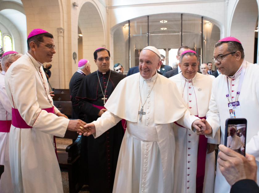 “El papa Francesc ha encarnat l’#Evangeli amb gestos quotidians i valents. Ha obert portes que feia temps que estaven tancades, ha fet de l’acollida una bandera i ha promogut una Església ‘en sortida’”

✍️Mons. Salvador Giménez
📷© Vatican Media
➡️catalunyacristiana.cat/papa-bisbe-lle…