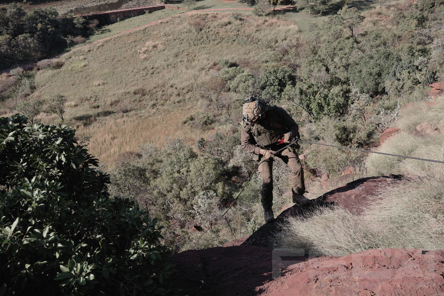 FSCAfrica2024's tweet photo. One step at a time. Trust the rope, trust yourself.

#FSCAfrica #PremiumTraining #TacticalTraining #TacticalExcellence #ProudlySouthAfrican #Ropework https://t.co/NGIqfX5mjf