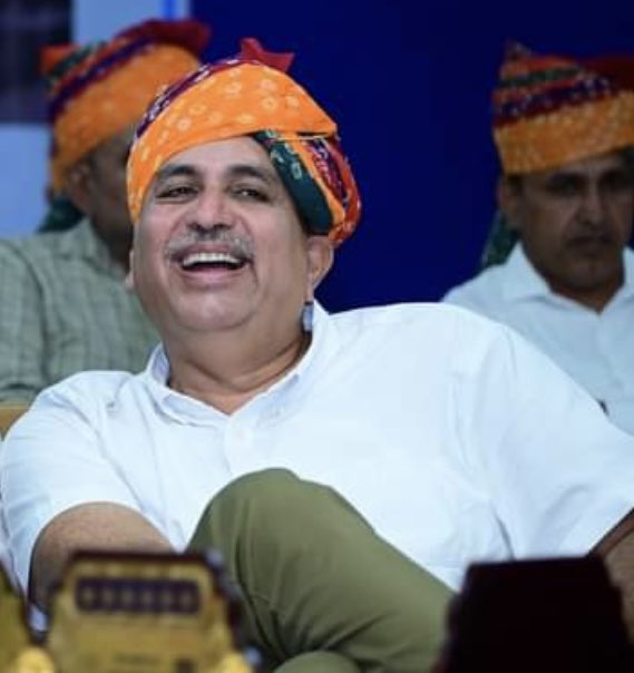 DhatrwalPrahlad's tweet image. जब जब किसान का बेटा आगे बढ़ता है तब कइयों के पेट मरोड़े चुरू हो जाते हैं परंतु मारवाड़ मैं कहवावत हैं की सोने को कभी काट नहीं लगता !
सत्य परेशान हो सकता है पराजित नहीं हरीश जी तुम संघर्ष करो आम आवाम आपके साथ है !!
#Harishchoudhary