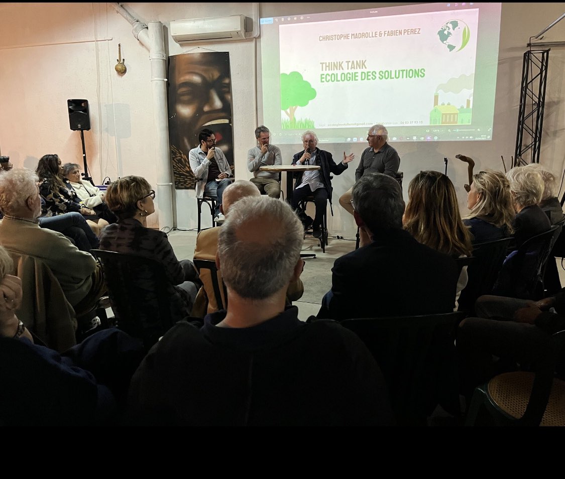 LilaLokmane's tweet image. Rencontre avec Daniel #Cohn-Bendit hier à Marseille : 

-« Les écologistes doivent sortir de l’isolement par la culture du compromis », 
dialoguer avec tous (G, C, D) et bâtir des coalitions pour faire avancer la France, notamment sur ses objectifs climat.

- Pour lui, l’Europe