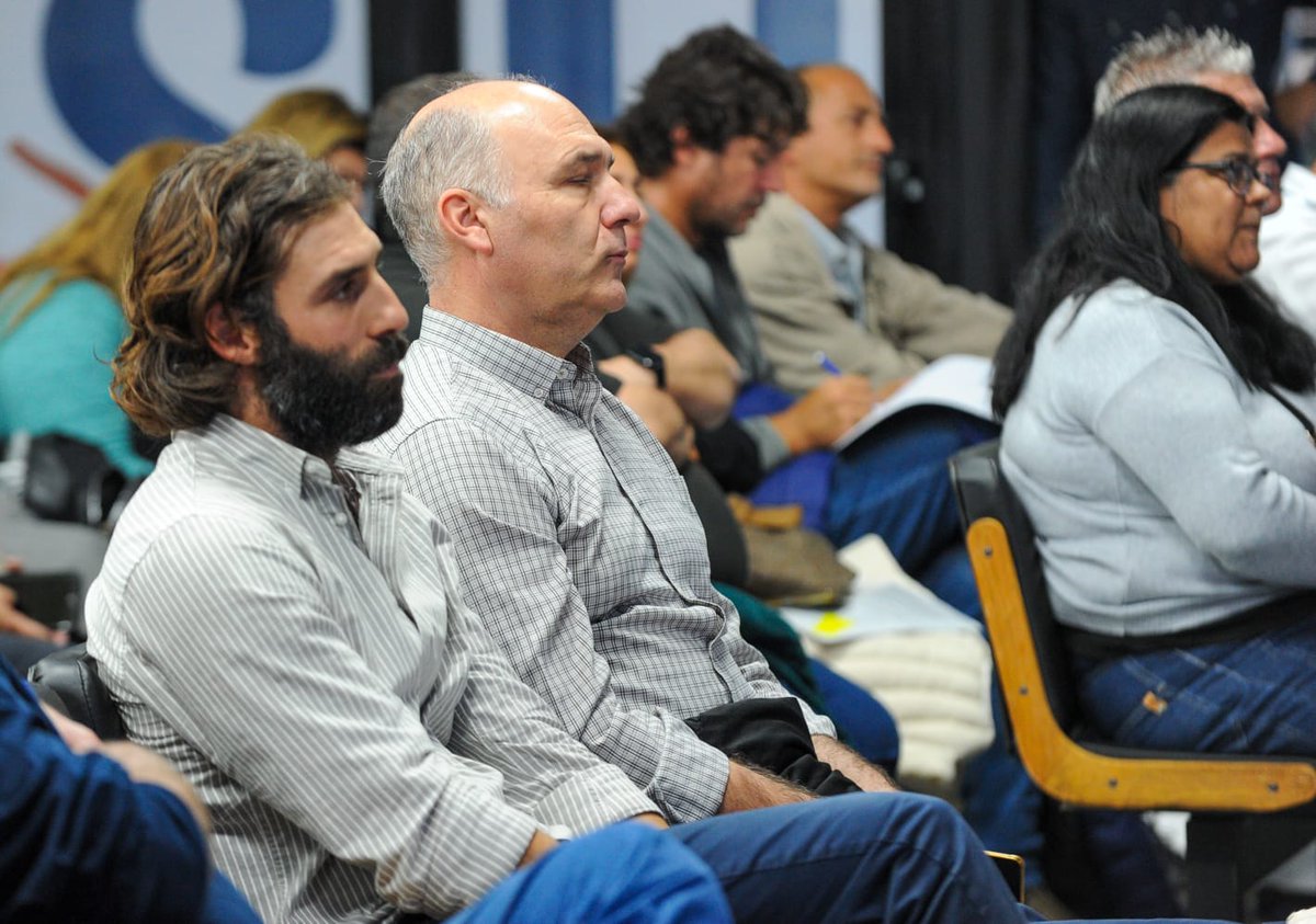 Ayer se llevó a cabo una charla abierta a cargo del Diputado Nacional <a href="/DanielGollanok/">Daniel Gollán</a> junto a referentes locales de Mendoza.

Se discutieron los efectos del ajuste de La Libertad Avanza, que bajo la bandera del superávit fiscal desmantela el Estado y agrava el deterioro social. +