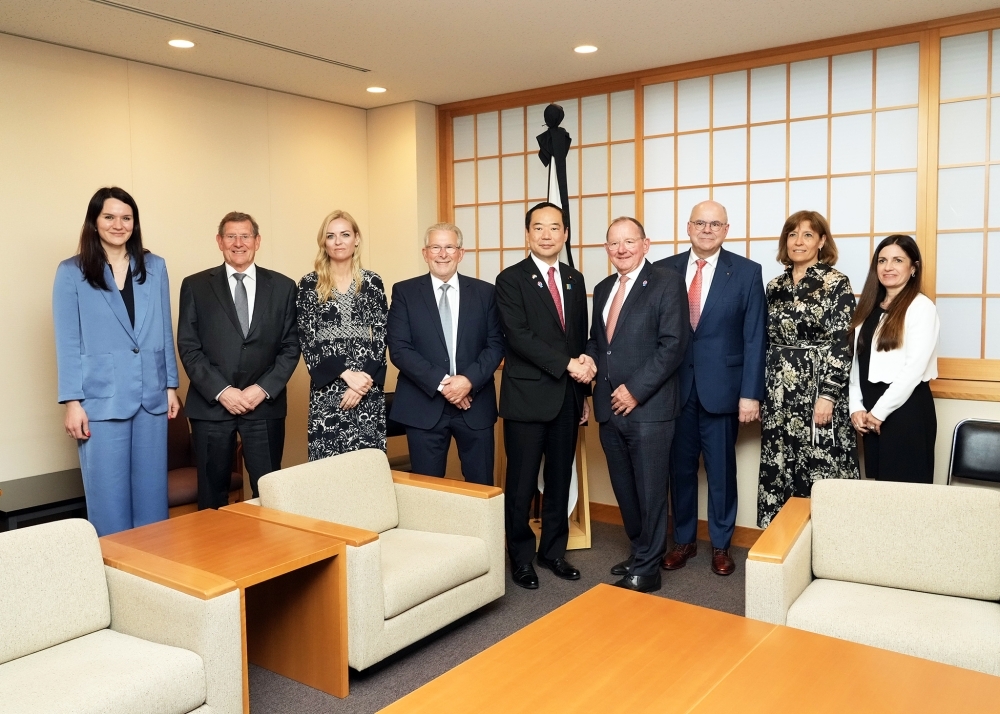 4月22日、 #藤井外務副大臣 は、訪日中のフェルナン・エッチェン・ #ルクセンブルク 国民議会副議長一行による表敬訪問を受けました。

 mofa.go.jp/mofaj/press/re…