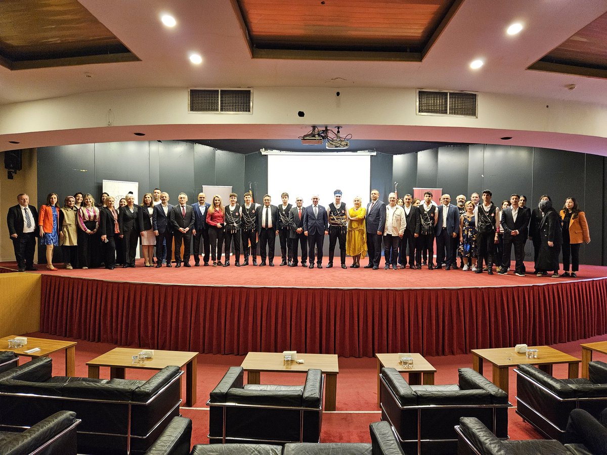 Etiler Turizm Mes.Tek.And.Lisesi (@etiler_mtal) on Twitter photo Okulumuz tarafından hazırlanan Turizm Haftası programı, İlçe Milli Eğitim Müdürümüz Sedat Işık’ın teşrifleri ve okul müdürlerinin katılımıyla gerçekleştirildi.
<a href="/istanbulilmem/">İstanbul İl Millî Eğitim Müdürlüğü</a> <a href="/BesiktasMEM/">Beşiktaş İlçe Millî Eğitim Müdürlüğü</a> <a href="/sedat_iskk/">SEDAT IŞIK</a> <a href="/SEDATCOMERT1/">SEDAT CÖMERT</a> Okulumuz tarafından hazırlanan Turizm Haftası programı, İlçe Milli Eğitim Müdürümüz Sedat Işık’ın teşrifleri ve okul müdürlerinin katılımıyla gerçekleştirildi.
<a href="/istanbulilmem/">İstanbul İl Millî Eğitim Müdürlüğü</a> <a href="/BesiktasMEM/">Beşiktaş İlçe Millî Eğitim Müdürlüğü</a> <a href="/sedat_iskk/">SEDAT IŞIK</a> <a href="/SEDATCOMERT1/">SEDAT CÖMERT</a>