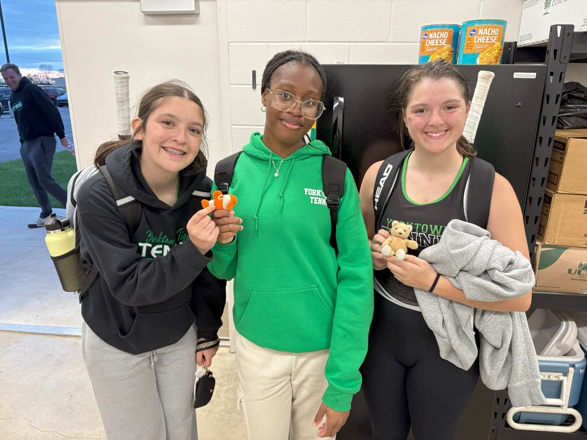 Yorktown Tennis (@yhsgirlstennis) on Twitter photo 