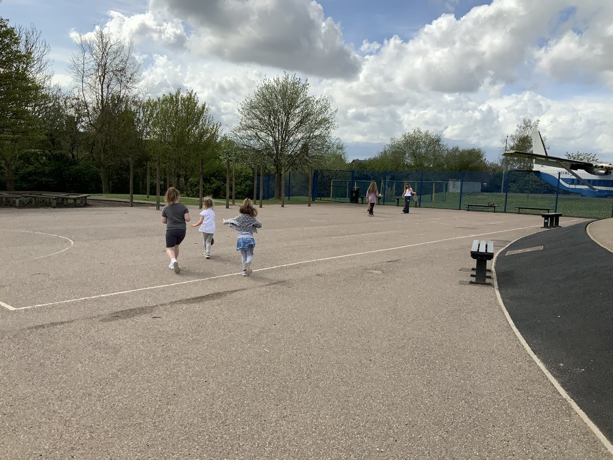 Dinner has re-energised them!! <a href="/HUBBFoundation_/">The Hubb Foundation</a> <a href="/ASMSportsuk/">ASM Sports</a> <a href="/KingslandTweets/">Kingsland CE Academy</a>