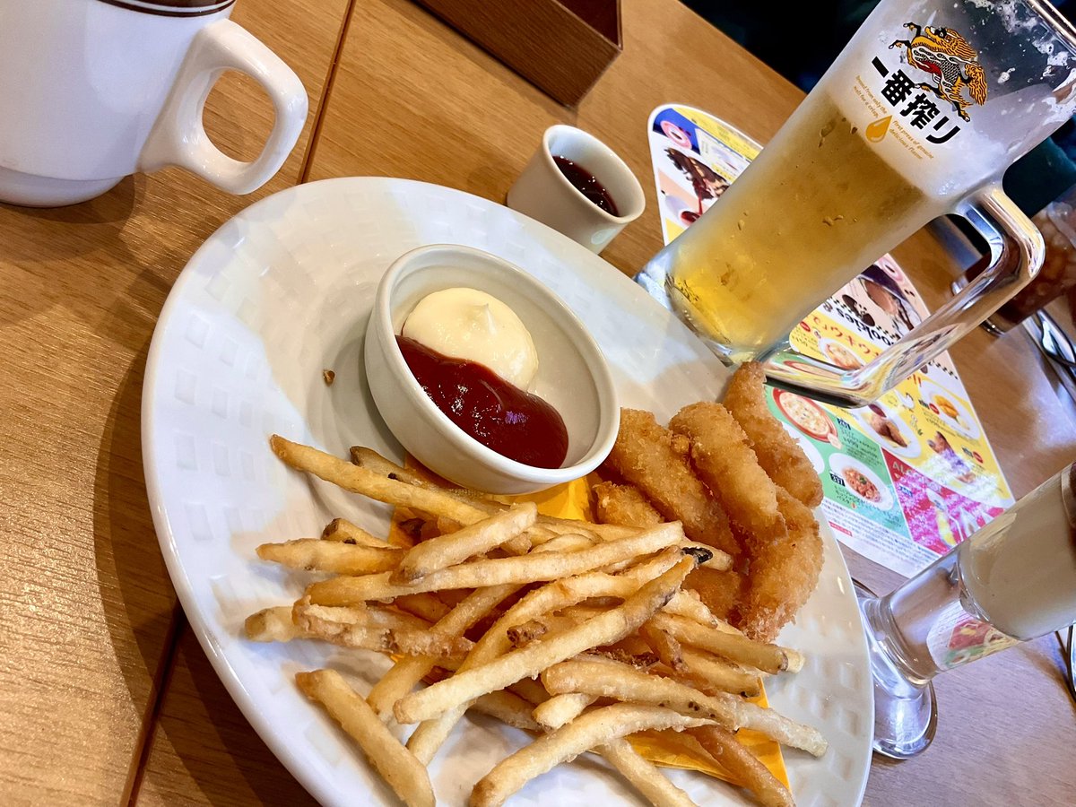 kai_sen_ryu's tweet image. 例によって例の如く、病院の帰りに癒しのごはん🍟🍤🐮🐷🥦🌽☕️🍹🍨と🍺♪(๑ᴖ◡ᴖ๑)♪❤️

＃Cocos