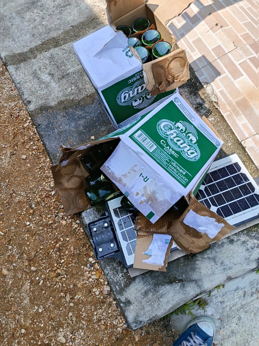 เมาไม่ได้แดก แถมเสียเบี้ยอีก 🤦
แต่ละมื้อแต่ละเดย์ 55555555555 
#หาดใหญ่ #หาดใหญ่เขต8 #สงขลา