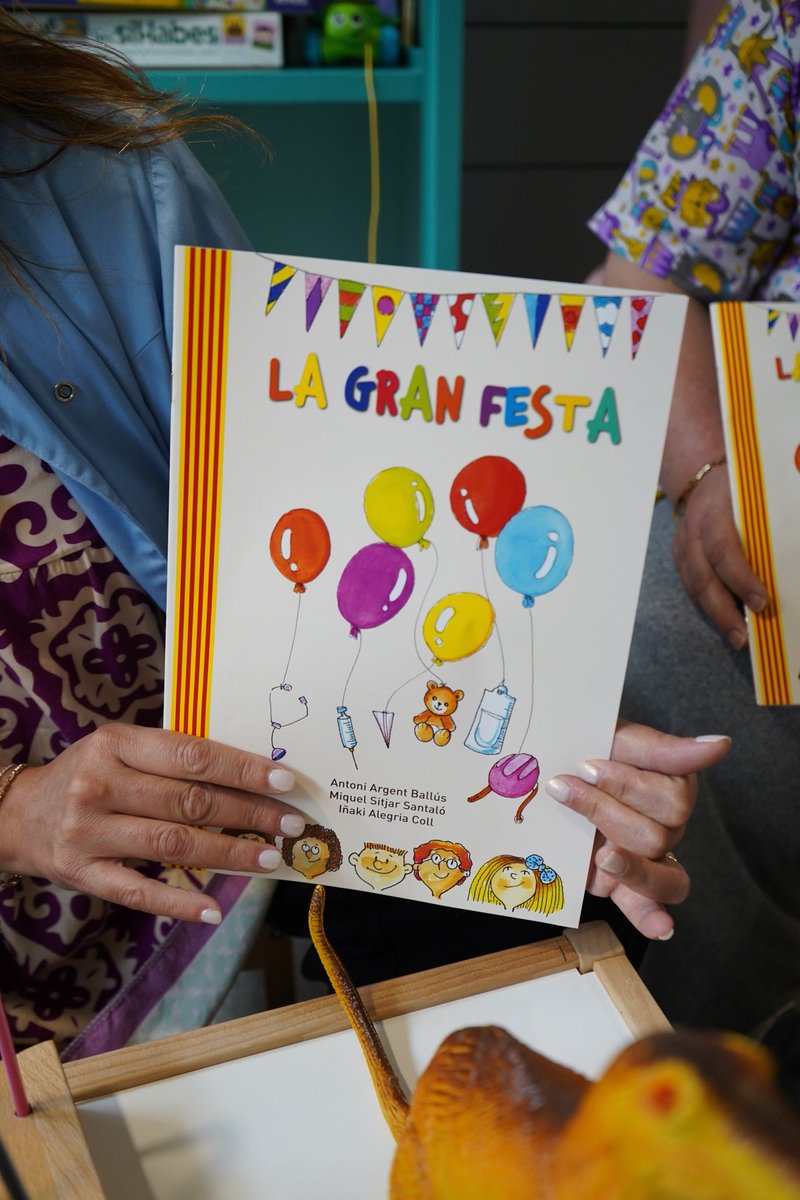 hmoradebre's tweet image. 📚🌹 Per Sant Jordi, cap infant sense conte!
Aquesta setmana, des de Cap Infant Sense Conte, ens han fet arribar exemplars de "La Gran Festa", un conte escrit per Antoni Argent Ballús, Miquel Sitjar Santaló i Iñaki Alegría Coll.
Més info: capinfantsenseconte.cat