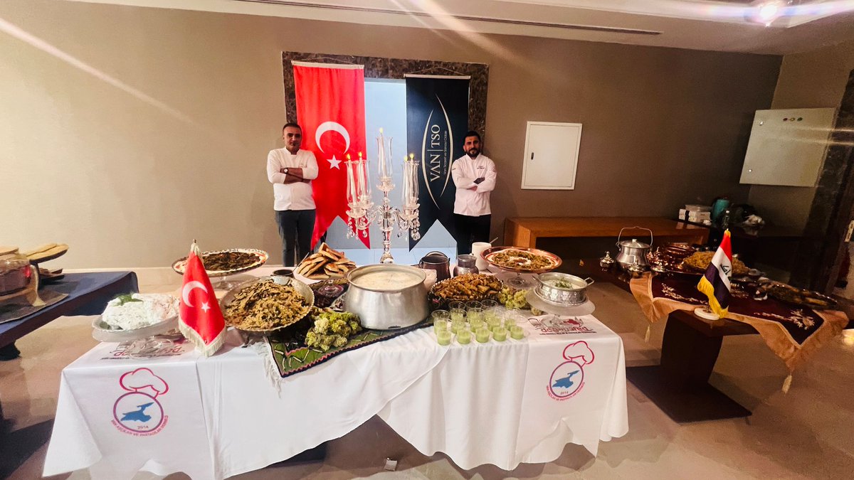 Van aşçılar ve pastacılar derneği ülkemizi temsil etmek için İran urmiye'de yapılan gastronomini tanıtım günlerine katılarak Van mutfağıni tanıtı yapılan yemeklerle ilgi odağı oldu <a href="/vantsokurumsal/">Van Ticaret ve Sanayi Odası</a> <a href="/NecdetTakva/">Necdet Takva</a>
