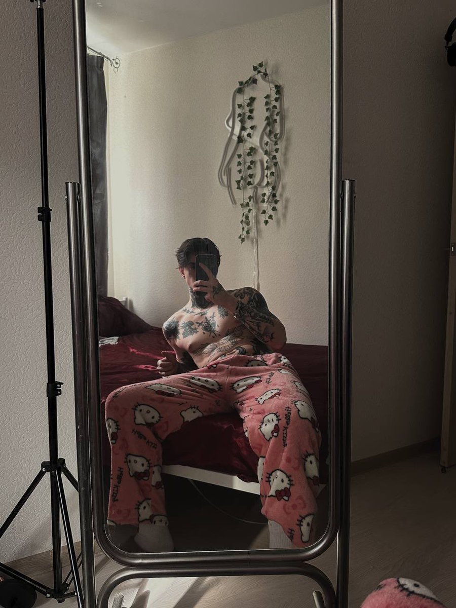 More content 😈 fans.ly/ssselboy