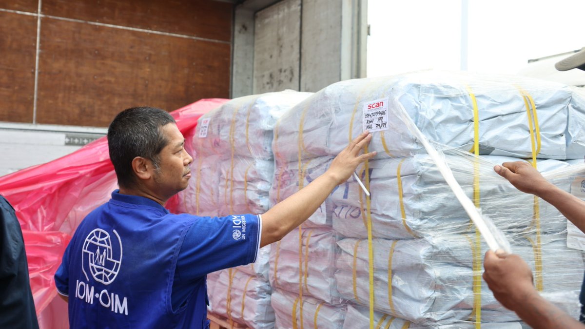 IOMAsiaPacific's tweet photo. Almost a month since the Myanmar earthquake, 2 million people remain in critical need.

IOM is stepping up support. Over 90 tonnes of life-saving aid are headed to affected communities to assist 43,000 people with urgent shelter, water &amp; sanitation. 

🔗 https://t.co/VhghifAa0a https://t.co/QYW3rhrmqI