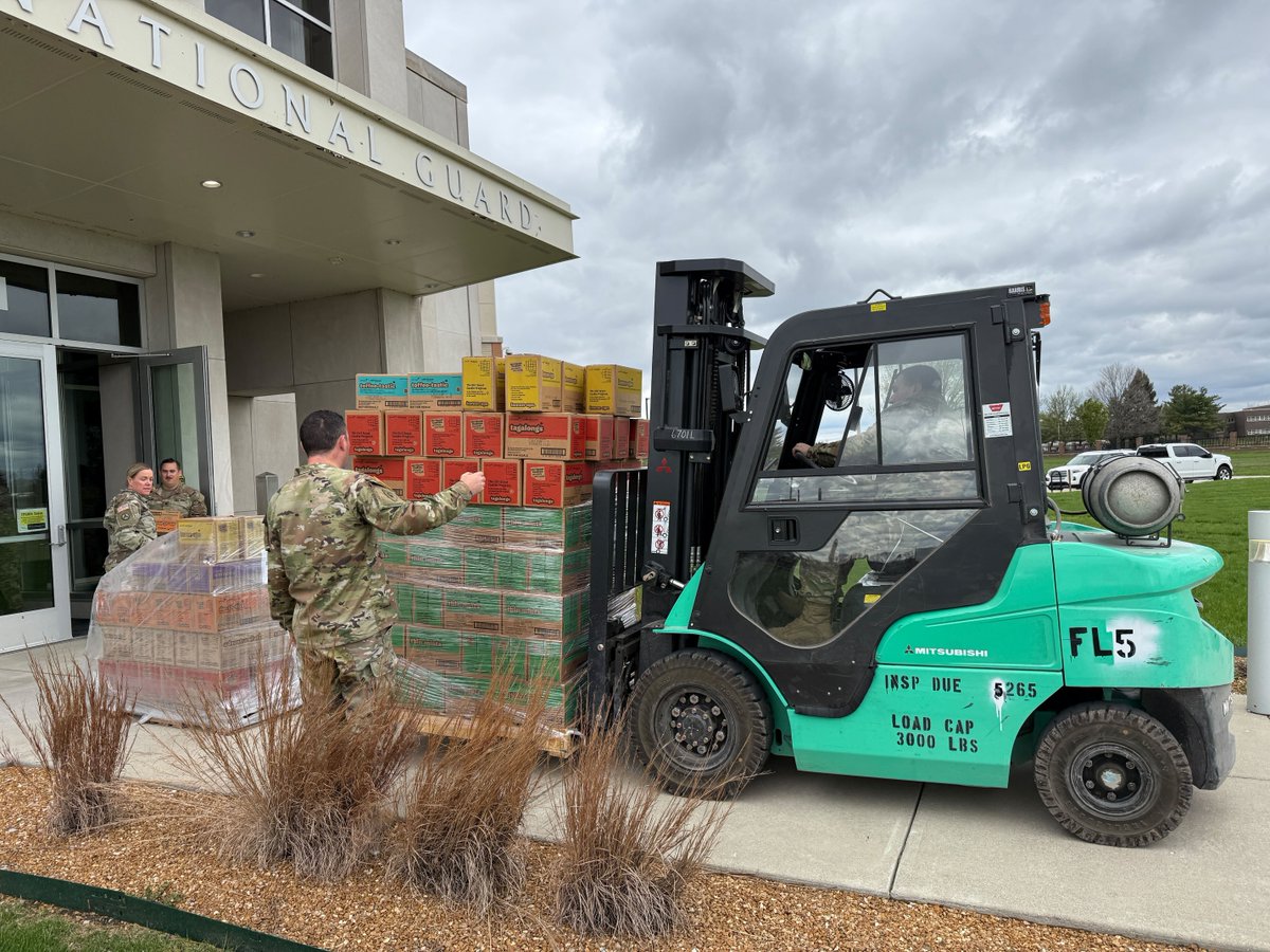 NationalGuardIN's tweet photo. Operation Cookie Drop = sweet success! ๐ช
On April 21, Girl Scout cookies brought smiles to service members across the Navy, Marines, Army & Air Forceโa small treat with big appreciation from Hoosiers! ๐บ๐ธ๐
#OperationCookieDrop #SupportOurTroops #IndianaStrong #GirlScoutsGiveBack https://t.co/bF7Oy87llm