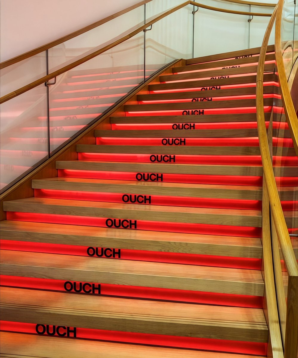 #Nike warming up for the #London marathon this weekend.

#Marketing #Advertising #OOH