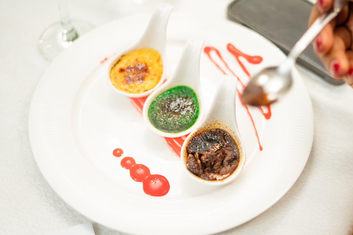 CLetitia_'s tweet photo. Dégustation de la nouvelle carte de FAYA HÔTEL coordonnée par @AllsmartCm 😍

De belles rencontres, de la bonne bouffe et une belle ambiance pour une expérience magique.😋

Tu reconnais qui sur ces images? https://t.co/BM11id0xe7