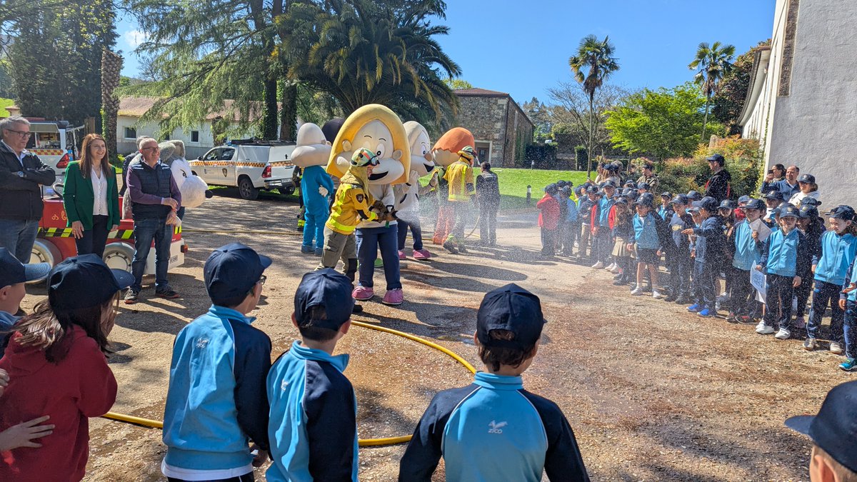 Hoxe presentamos novo material didáctico sobre os incendios forestais❗️
📚un conto, unha unidade didáctica e un caderno de actividades para sensibilizar desde a infancia na importancia do coidado e o respecto polo medio ambiente e a prevención dos incendios forestais🔥🔥