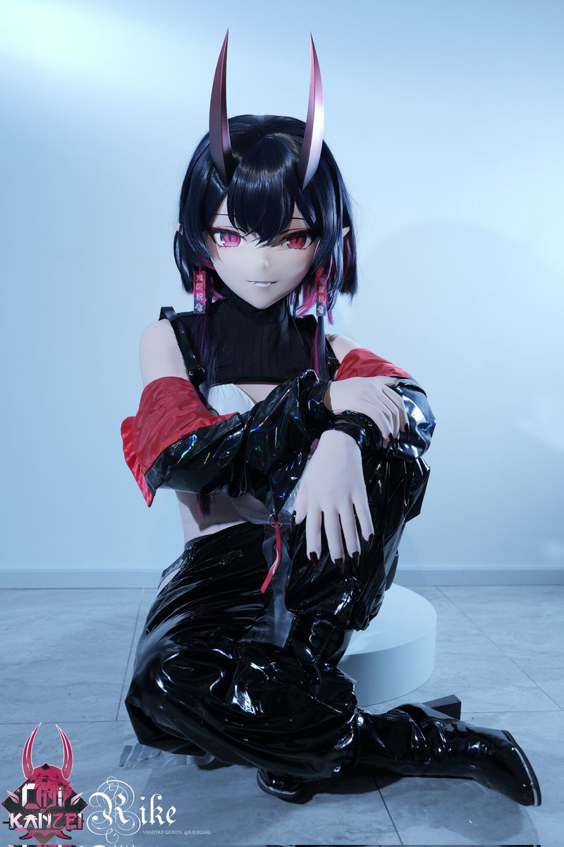 休息中......🖤

📷:<a href="/KUTE_image/">KUTE</a> 
OC from:<a href="/OniKanzei/">MAKI 🐍⛓️</a> 

#kigurumi