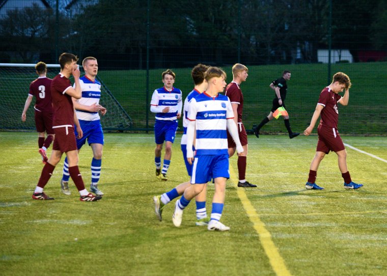 Our 18s Development Squad complete their season. #Pitchero
dycefc.com/news/our-18s-d…