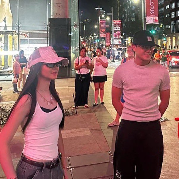 jarrcoke's tweet image. this just proves that they dgaf about the haters lmao i love these two so much

#KaiRen