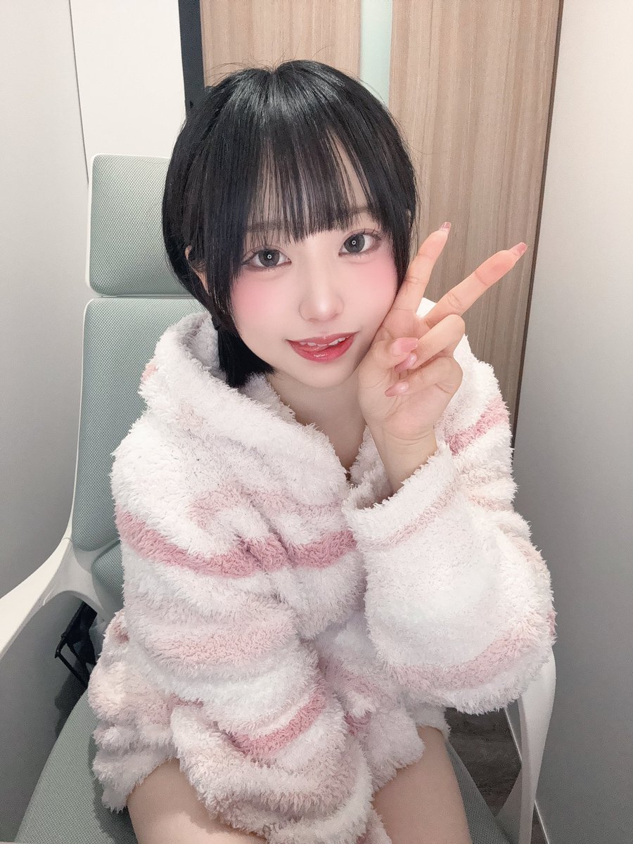 オンラインお話会ありがとうございました🫶︎💕︎︎

みんなとお話できて幸せでした💞

初めての方も来てくれて嬉しかった😽︎💕︎︎
もちろんいつも来てくれてる方もあいらぶゆー🥰🥰🥰

今日はサニパパジャマでした！！
この写真では見にくいけとミニツイン可愛かったかな(,,. .,, )…？︎💕︎︎