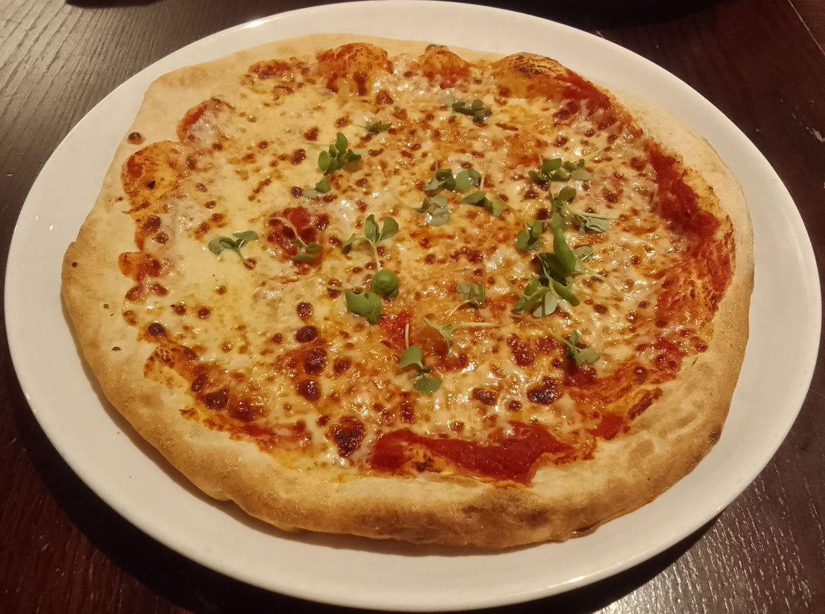SurreySteve3's tweet image. #TheKingsTun #Wetherspoons #Pub #Kingston #Surrey #GreaterLondon 
🍕 😋