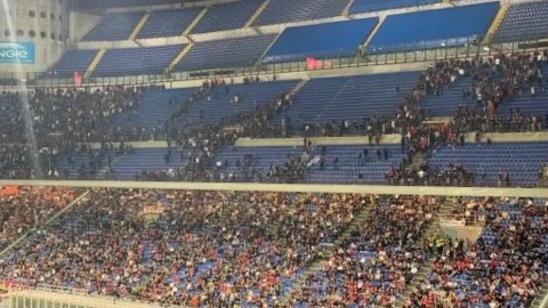 ✍️ <a href="/tuttosport/">Tuttosport</a>, #Milan - tifosi: distacco evidente. #Furlani ignorato. #Scaroni...

Il distacco tra il Milan e i tifosi è sempre più evidente. San Siro è diventato una cattedrale gelida.

Dietro ai numeri dei continui sold out comunicati dal Milan, c’è una realtà diversa e che