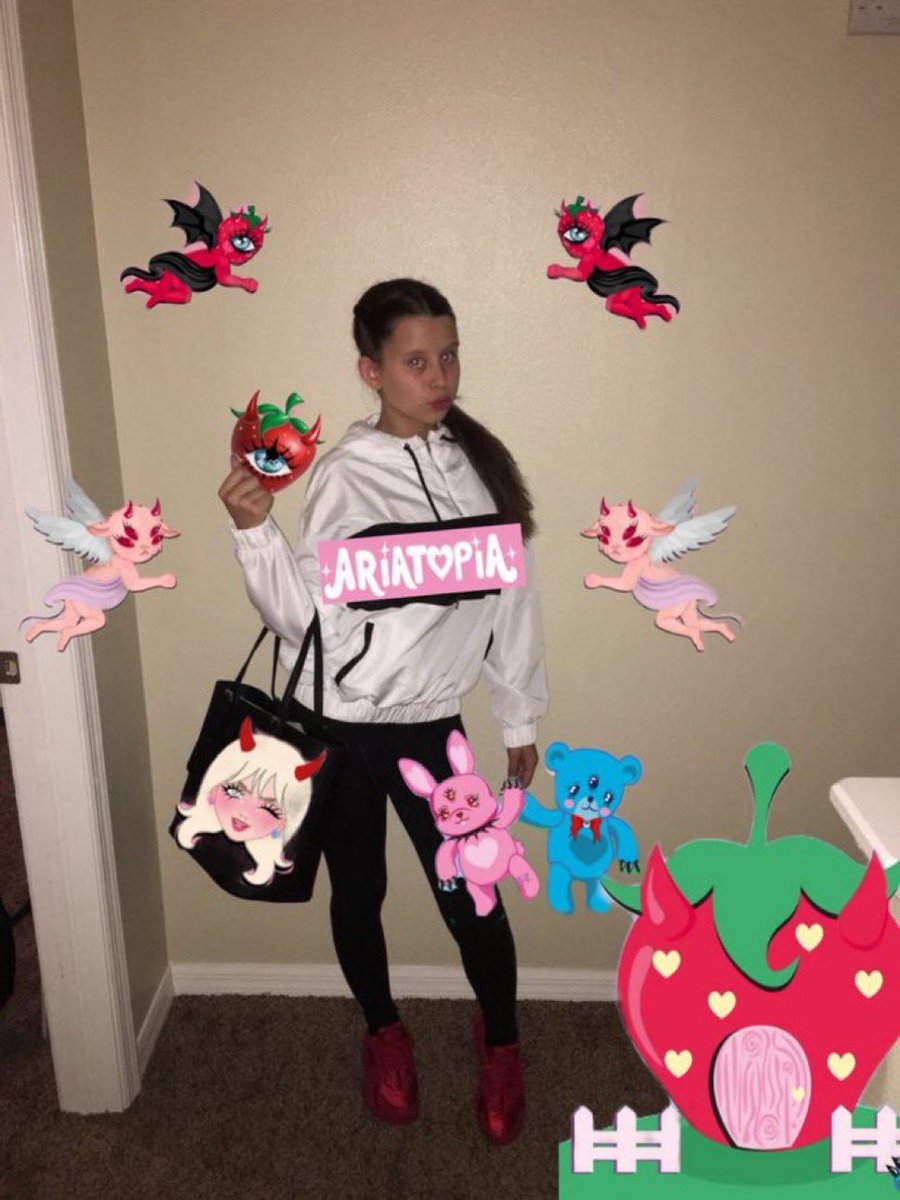 nezfreak's tweet photo. ES HOY, ES HOY !!!! 🍓💗 https://t.co/uVtr4NaDkZ