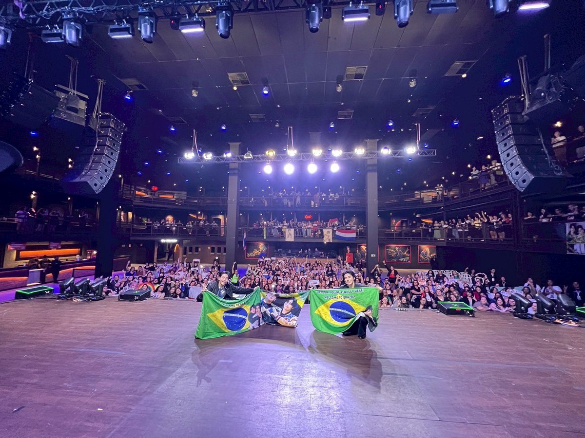 uppoompat's tweet photo. Thank you, Brazil, for an unforgettable night—it truly meant the world to us. Your incredible energy and warm spirit made us feel like home, and it’s something we’ll never forget. We’re so grateful for all the love and support you’ve shown—it means more than words can say. Thank you from the bottom of our hearts. We can’t wait to see you all again soon! 🤍🤍🤟🏻🇧🇷

UPPOOM IN BRAZIL
#UpPoomFanmeetinginSaoPaulo
#MyStandinWTinSaoPaulo