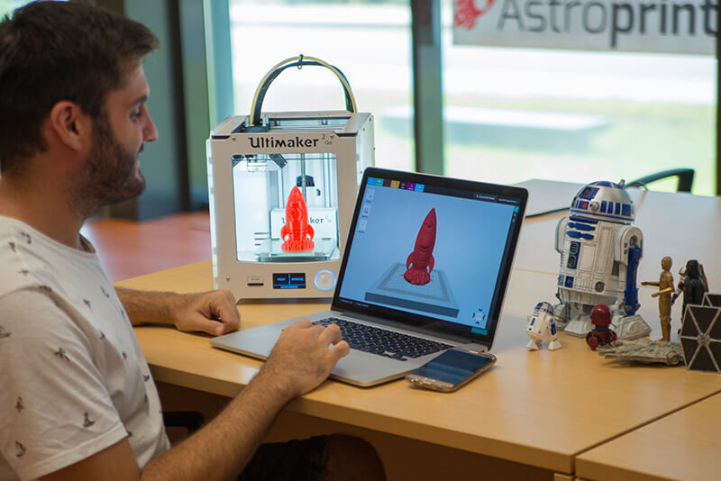 AstroPrint tweet media