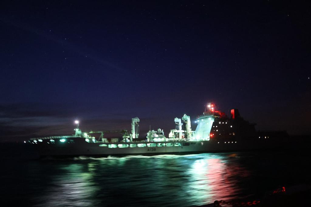 HMS St Albans (@hmsstalbans) on Twitter photo <a href="/HMSStAlbans/">HMS St Albans</a> conducted her first night RAS in consort with <a href="/RFATidesurge/">RFA Tidesurge</a> further increasing her capabilities for future tasking. <a href="/HMSStAlbans/">HMS St Albans</a> conducted her first night RAS in consort with <a href="/RFATidesurge/">RFA Tidesurge</a> further increasing her capabilities for future tasking.