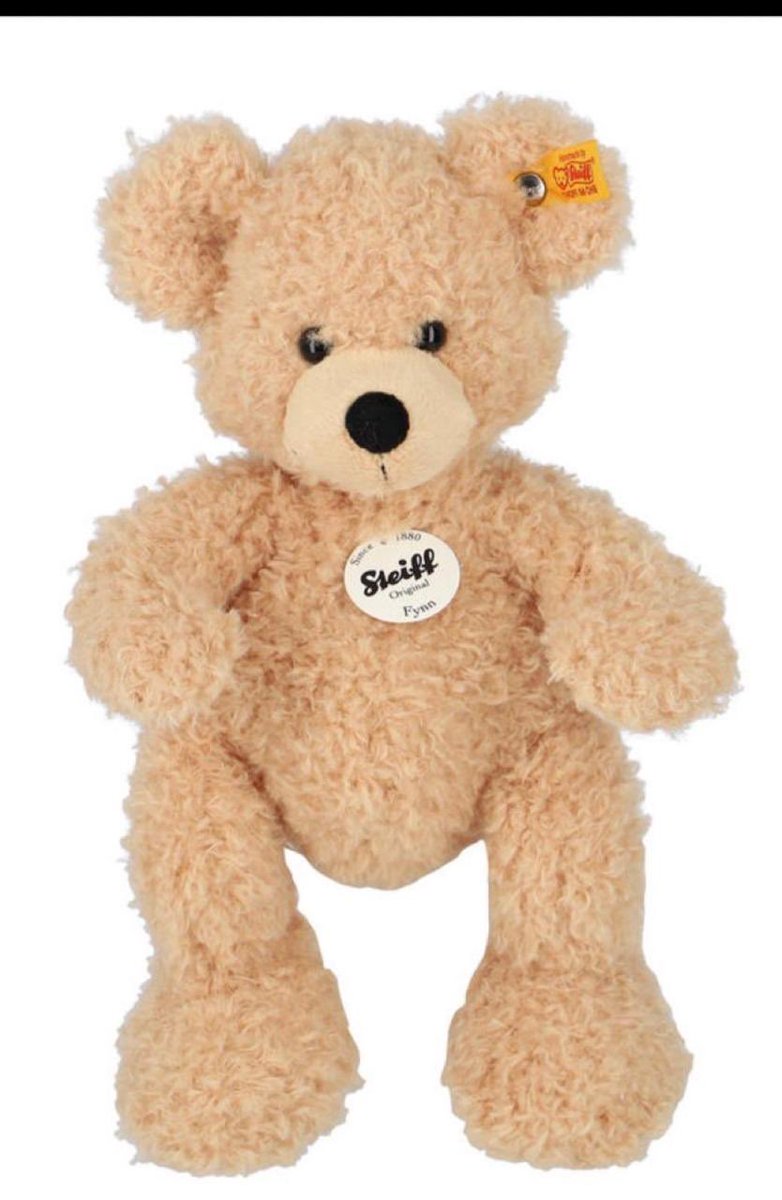 "معاناة واصرار على النجاح"
مارغريت #شتايف
كانت مصابة بشلل الأطفال ولا يمكنها المشي بعد طفولة فيها الكثير من المعاناة 
أسست في عام 1880 شركة #Steiff
 ب برنز في #ألمانيا وأصبحت لاحقا أشهر شركة مصنعة لدمية الدب في العالم
 لاتستخدم مواد تصنيعية تؤثر على صحة الأطفال 
وتجدونه في محلات