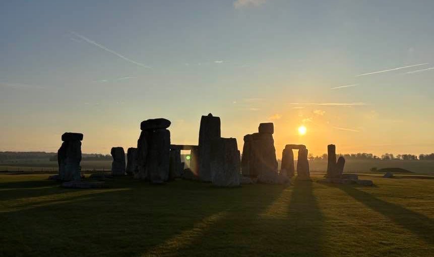Sunrise at Stonehenge today (22nd April) was at 5.57am, sunset is at 8.14pm ☀️