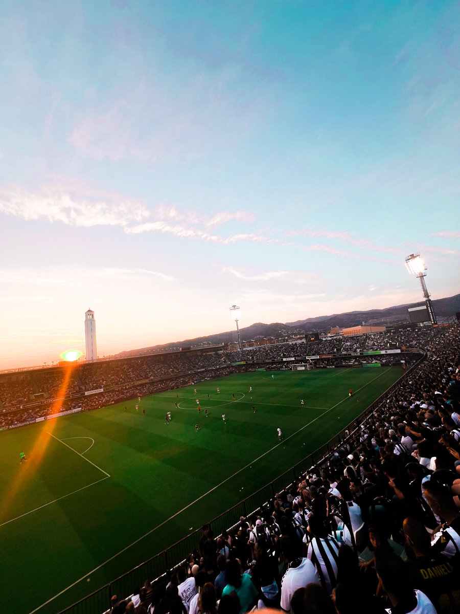 CDCS_Academy's tweet photo. 🗞️ ¡Tenemos grandes noticias, afición!

😍 Este viernes a las 17:00h tienes una cita con el Castellón 'B'... ¡¡EN EL #SkyFiCastalia🏟️!!

🆚 @CanteraGranota 
🗓️ Viernes 25 de abril
⏰ 17:00h

🫡 ¡No puedes fallar!

#PPO👂 https://t.co/KTkdyjC55o