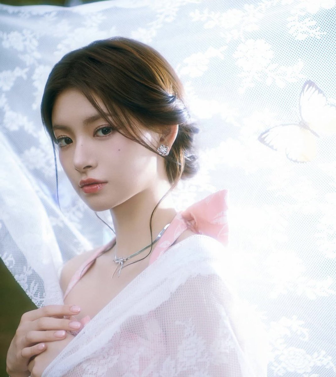 最新のイロン #EVERGLOW #王怡人