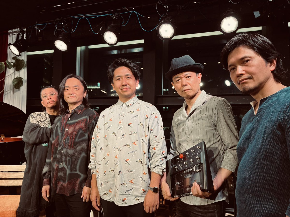 残響SWIFT in 銀座MAMEHIKO、ご来場ありがとうございました💥

いつもより多めのバラード曲で洗練された素敵なカフェ空間と調和しつつ、佐藤芳明 作の重低音系新曲が大炸裂🔥振れ幅の大きいライブになりました！

次回は5/13高円寺ジロキチ、よろしくお願いします🤲
jirokichi.net/2025/05/13/241…