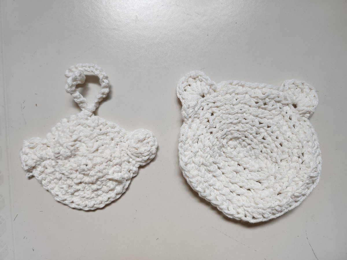 Rui0L's tweet photo. this is supposed to be 2 sides of a pouch but the first piece is so much smaller than the 2nd piece 🤣 https://t.co/6s8eMJwoCP