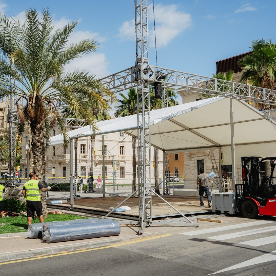 PalmaBoatShow's tweet image. 🚧 ¡El montaje del #PIBS25 avanza! Más de 240 profesionales trabajan entre el Moll Vell y el nuevo Club de Mar, que amplía la feria con +5.000 m² para superyates y empresas especializadas.
📅 30 abril - 3 mayo⛵ #PIBS es un proyecto de @adr_balears, de la @conselleriaeoe y BYBA.