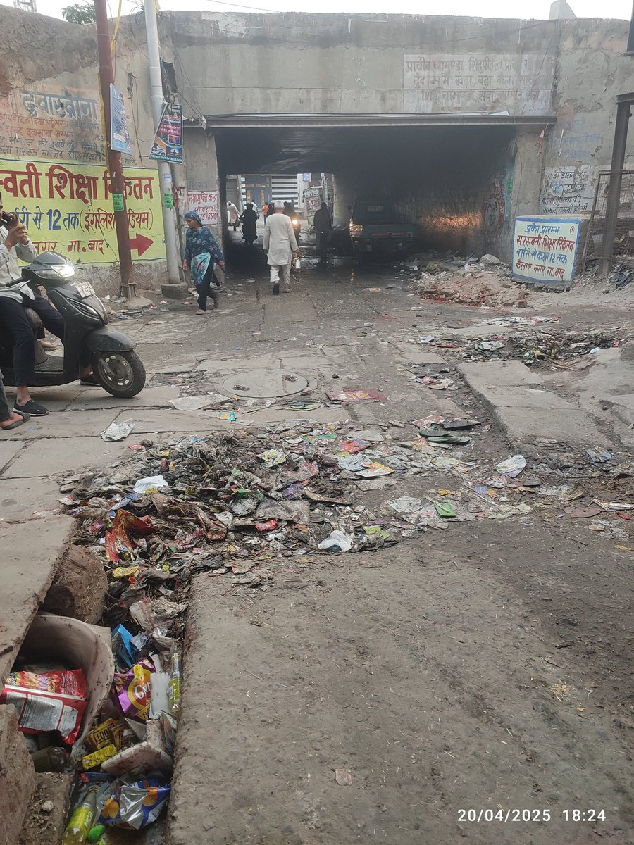 AsifKJournalist's tweet photo. Dear @VikramadityaSM sir I have requested for removing the garbage from ward no. 93 six days ago but still no action is taken @SwachhBharatGov kindly see in this matter location kailash nagar kaila railway underpass ward 93 Kaila Bhatta @UPGovt @sunitadayalbjp @myogioffice https://t.co/bdDQjyiW34