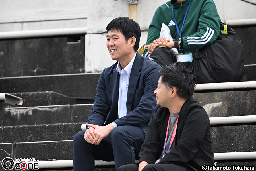 森保監督の神対応✨ 子供たちへミニサイン会を実施？😳 森保監督がU-22