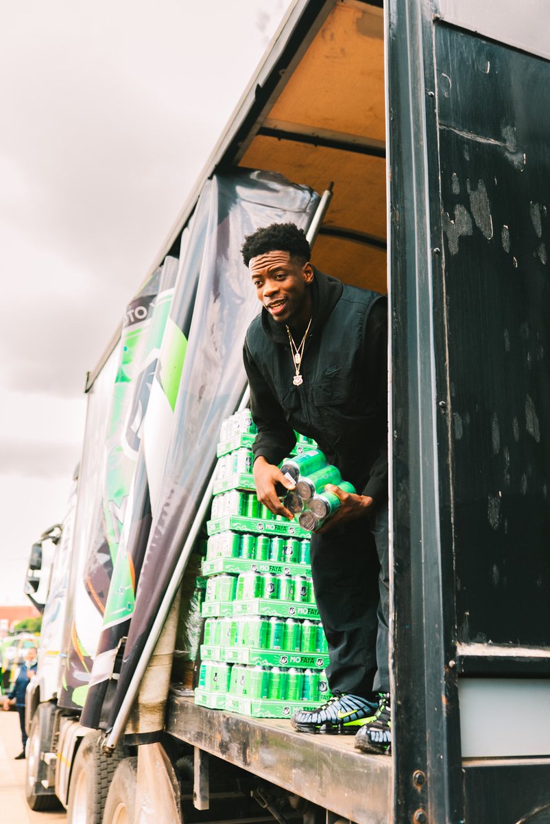 Roboto x3 tweet media