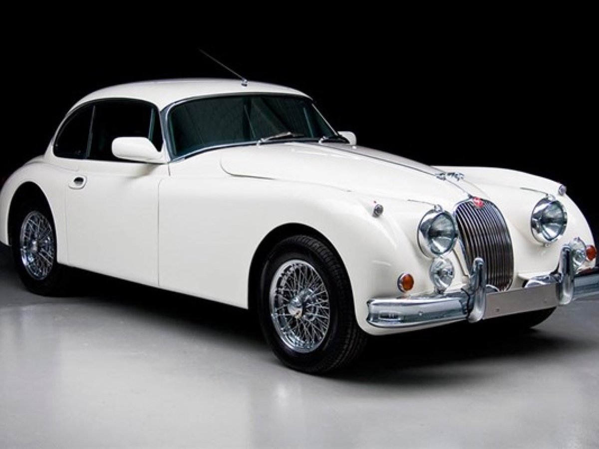 ClassicMotorSal's tweet photo. Beacham XK 150

@BeachamCars

Read More: https://t.co/fRyn2SerkZ

#BeachamXK150 #JaguarXK150 #ClassicRestomod #VintageRevived #BritishMotoring #LuxuryClassic https://t.co/NXDrwkx6JC