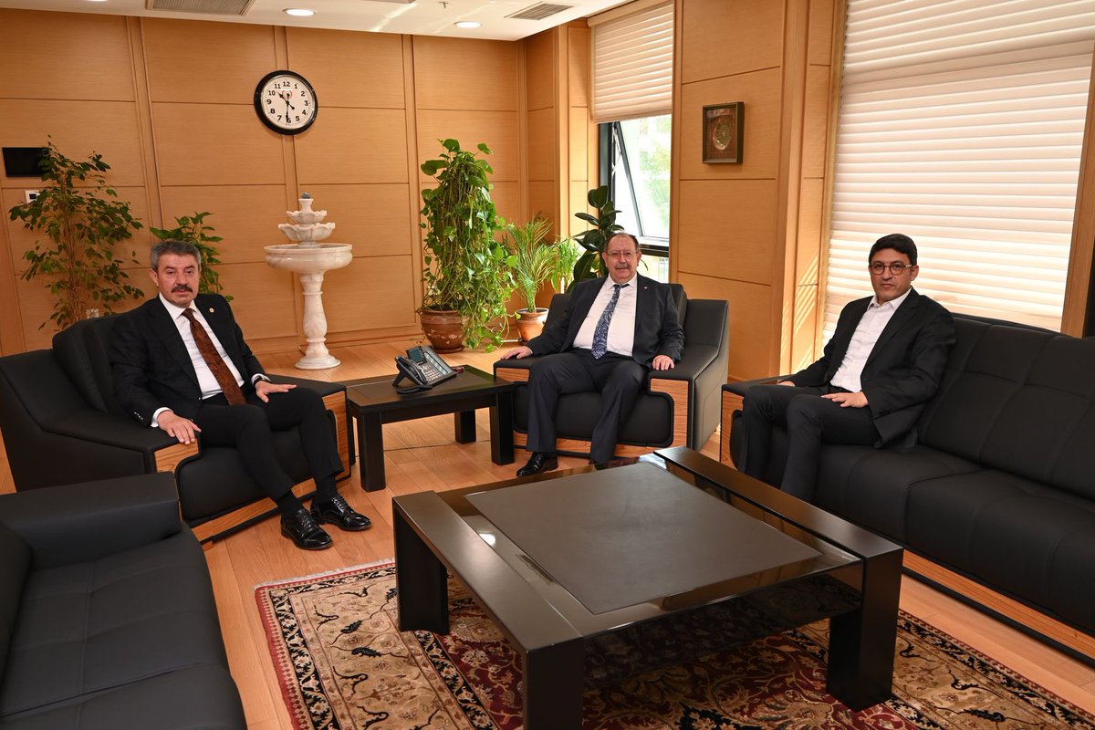 📍Yüksek Seçim Kurulu 

Şırnak Milletvekilimiz Sayın Arslan Tatar ile birlikte, Yüksek Seçim Kurulu Başkanı Sayın Ahmet Yener’i makamında ziyaret ettik.

Misafirperverlikleri için Sayın Başkan’a teşekkür ediyor, çalışmalarında kolaylıklar diliyorum.