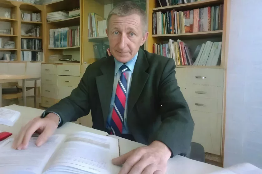franakviacorka's tweet photo. 66 y.o. schoolteacher Viktar Kukharchuk, from a village in southern Belarus, was convicted of “inciting hatred” – for speaking out on Telegram against Russia’s war in Ukraine. The regime has now added him to the KGB’s “terrorist list”, and his sentence remains unknown. https://t.co/7pTzwP2cQZ