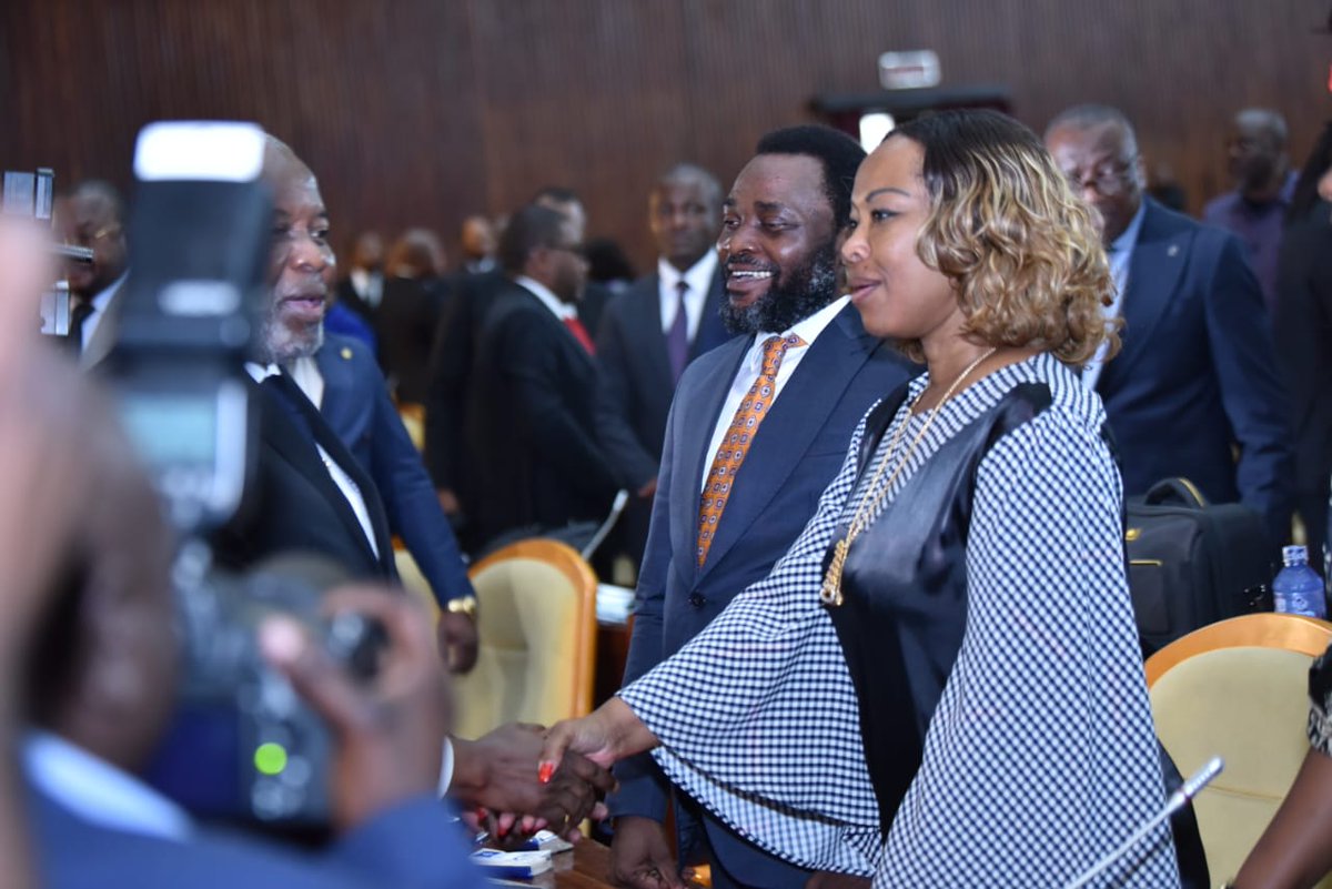 Nous ns sommes toujours battue pour un dialogue républicain dans les Institutions et un engagement commun pour le bien-être de la Nation. Ns continuons de porter haut la voix du peuple avec dignité, responsabilité et espérance en ce temps des fortes turbulences.

#RenaissanceRDC